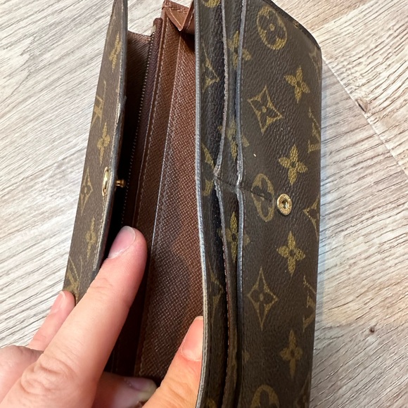 Louis Vuitton Sarah Wallet - Picture 6 of 12